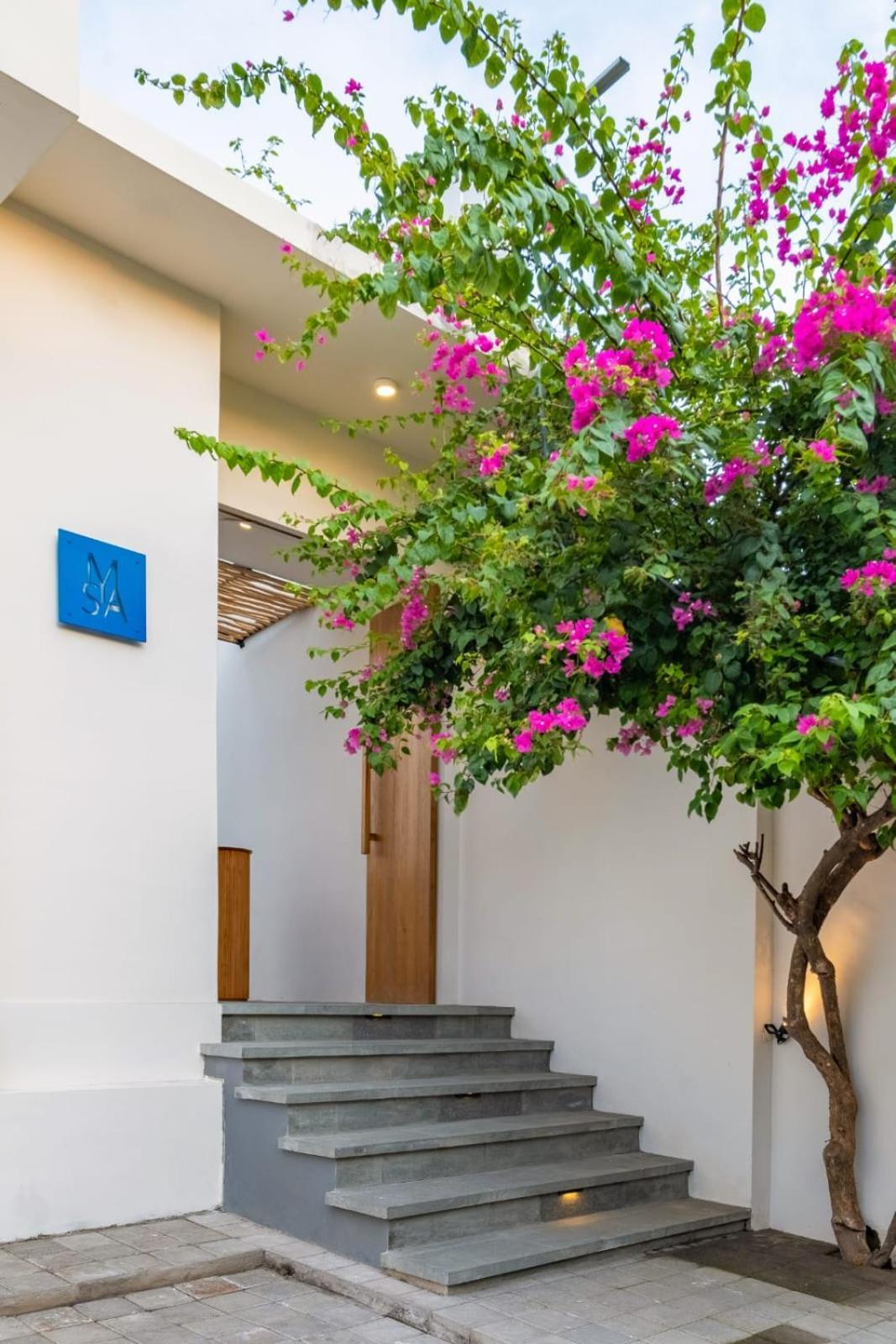 Mysa Boutique Hotel Семиньяк Экстерьер фото